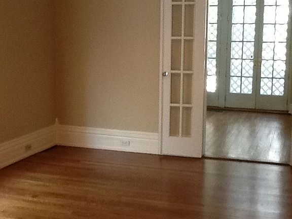 Dining room to kitchen