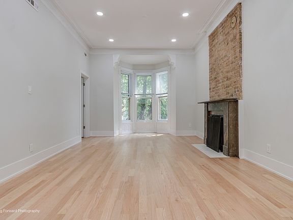 4th image of 2026 N Bissell St #1