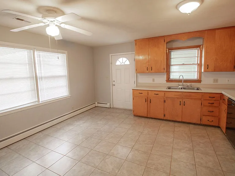 1303 Smiley Ln — Photo 29