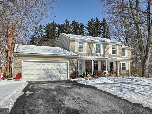 4th image of 4198 Garnet Dr