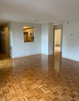 5th image of 1025 Hancock St Unit 3F