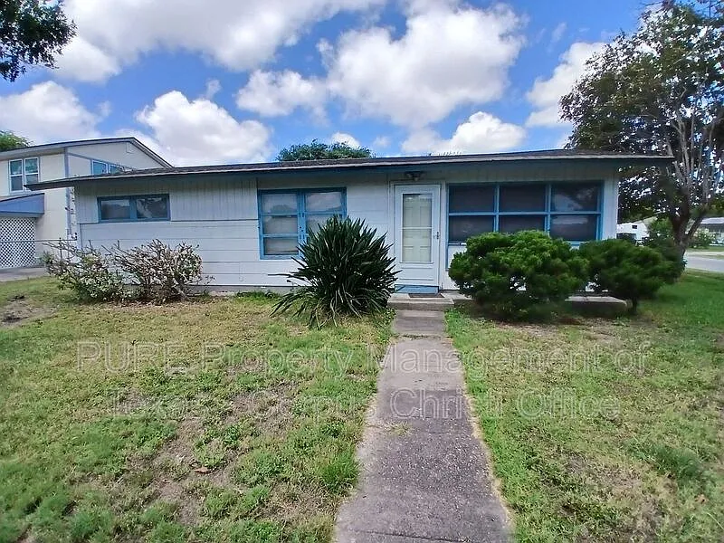 3 bed, 1.0 bath, 999 sqft, $1,525 — Photo 1