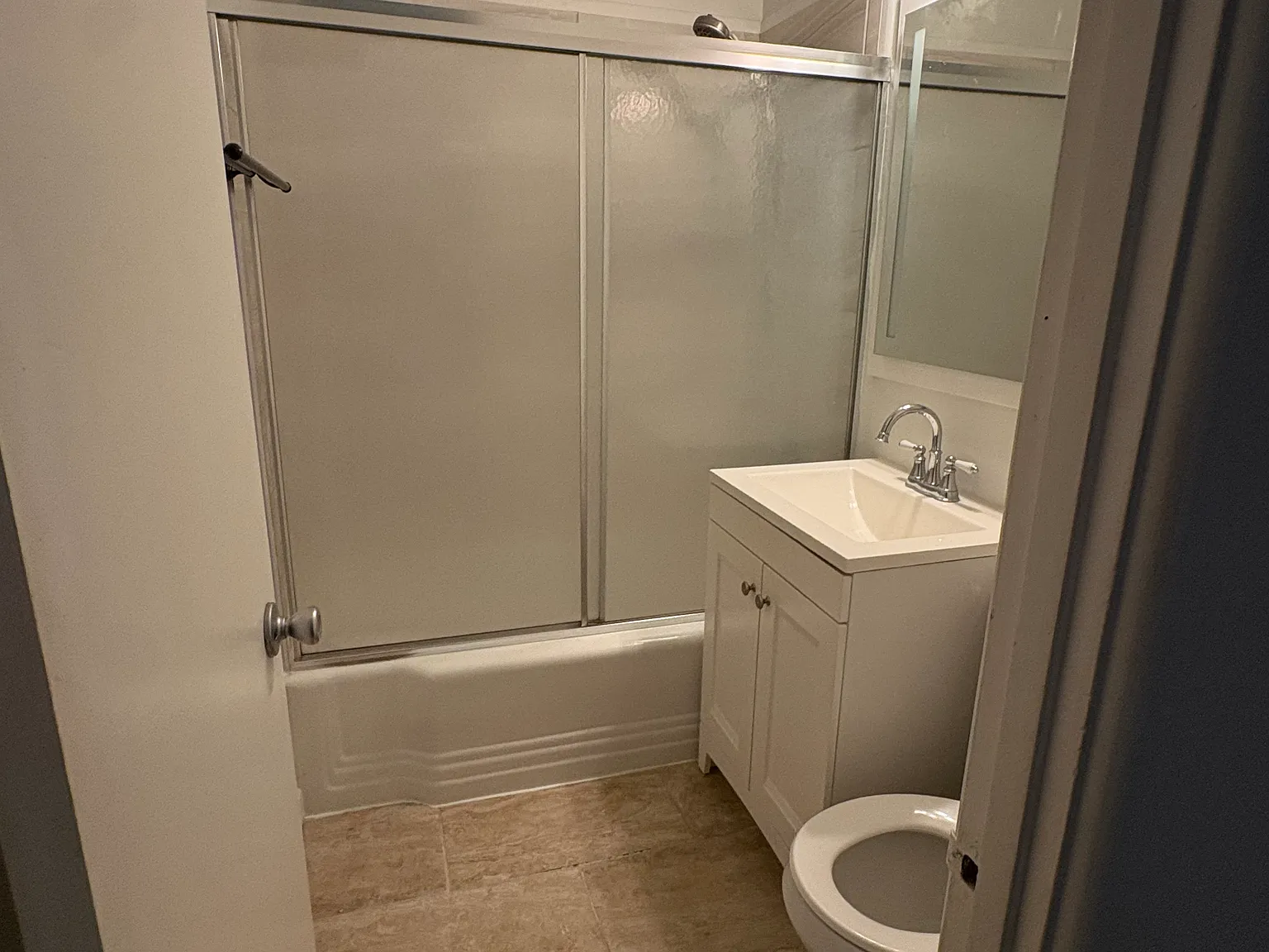 2 bed, 1025 sqft, $1,850 — Photo 2