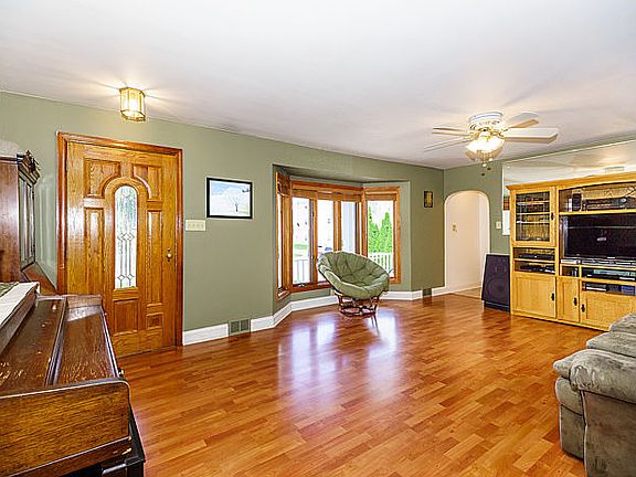 2nd image of 4747 N Newcastle Ave