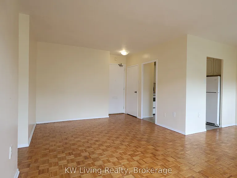 480 Lakeshore Rd E #301 — Photo 6