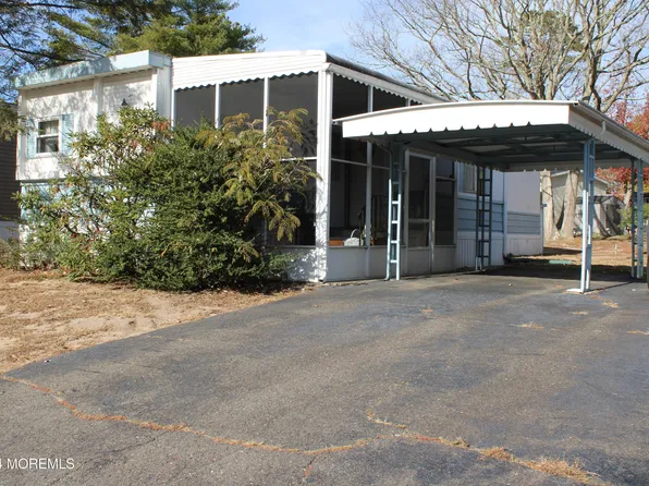 22 Woodchuck Parkway, Whiting, NJ 08759