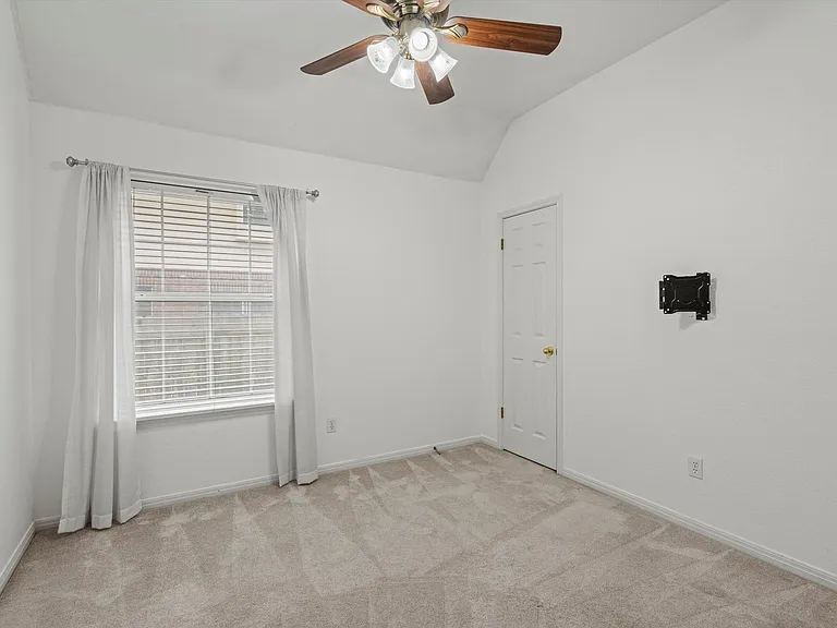 7902 Isaac Pryor Dr — Photo 22