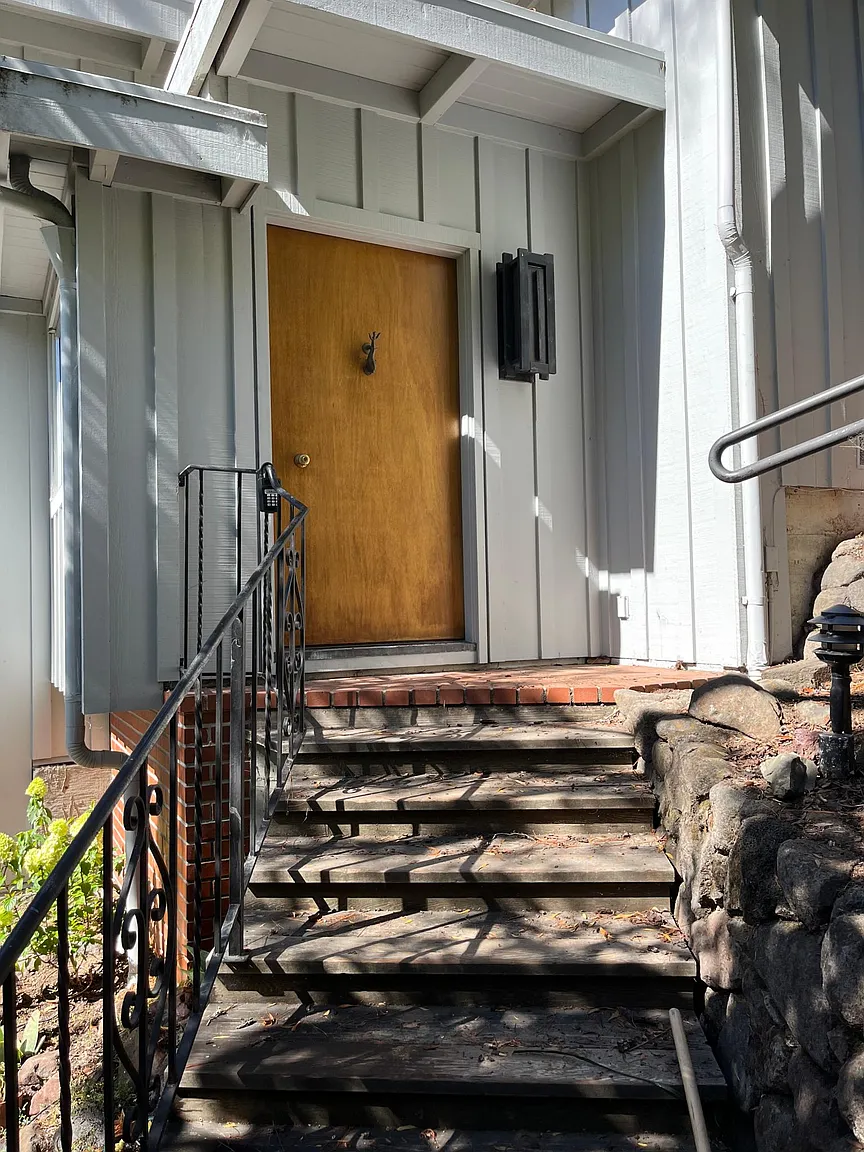 35 Summit Ave photo 1