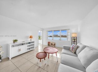 1530 NE 191st St APT 306, Miami, FL 33179