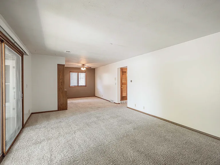1315 S 16th St #6 — Photo 3