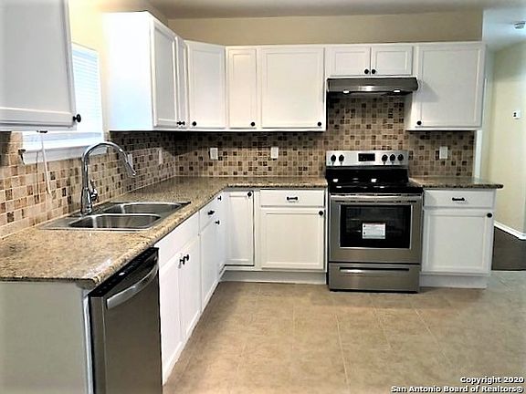 4th image of 231 Gardina St