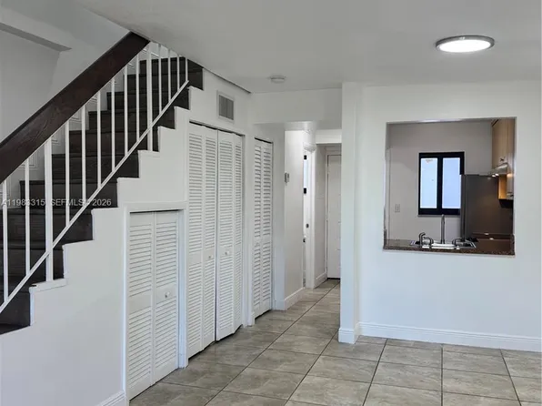 1001 SW 105th Ave APT 113, Miami, FL 33174