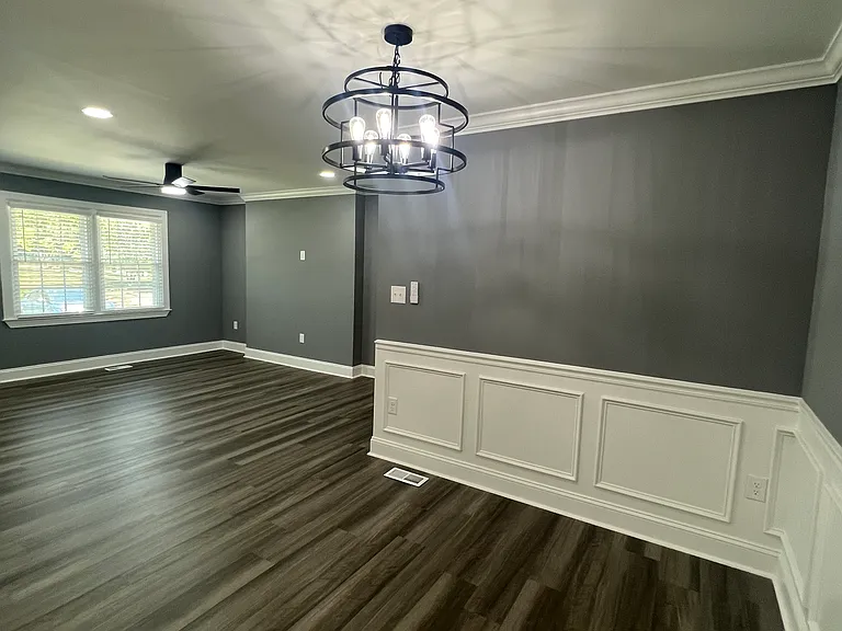 418 Clarendon Ave — Photo 12