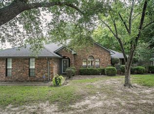 19233 Honeysuckle Dr, Flint, TX 75762