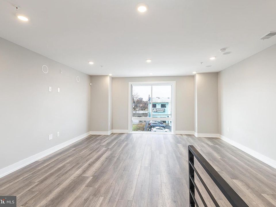1st image of 2529 N 2nd St Unit 3