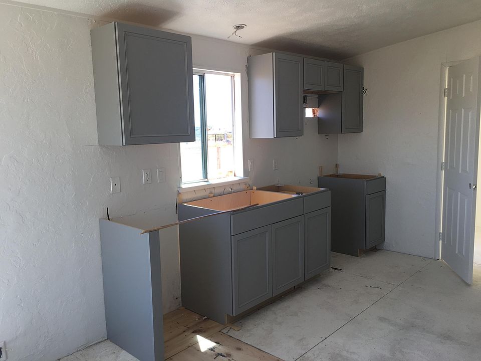 2nd image of 29817 W Roosevelt St