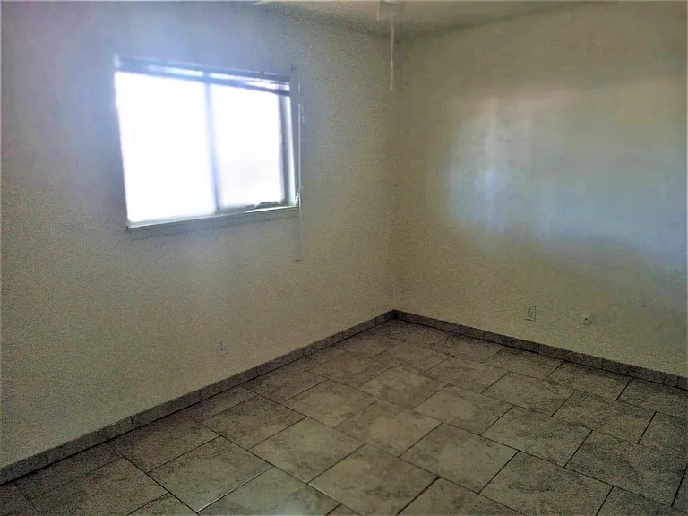 528 Texas St NE — Photo 6