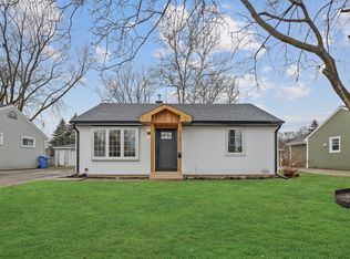 212 N Louis St, Mount Prospect, IL 60056