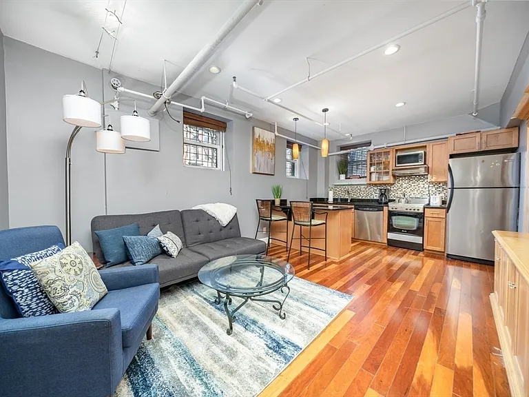330 Dartmouth St #B1 — Photo 1
