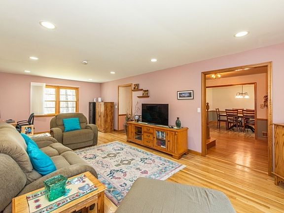 4th image of 3 Overbrook Rd