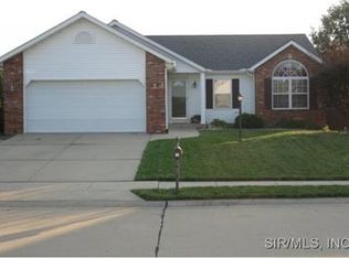 13 Julie Dr, Glen Carbon, IL 62034