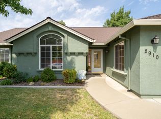 2910 Shadow Brook Ln, Redding, CA 96001