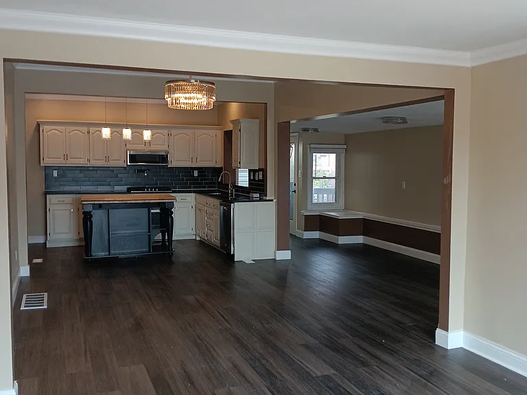 537 Gillis St #HOUSE — Photo 8