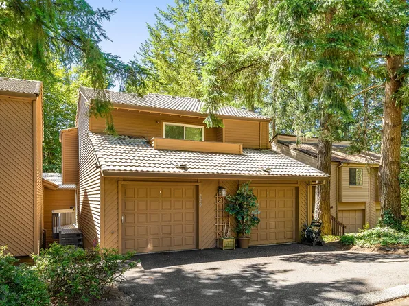 220 Cervantes #C, Lake Oswego, OR 97035