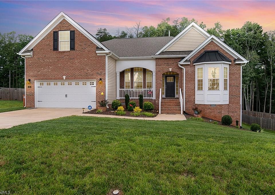 1st image of 123 Broadwater Way