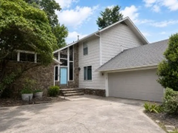 2437 N Robin Rd, Fayetteville, AR 72703