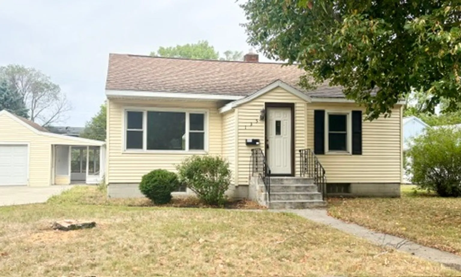 135 24th Ave S in St. Cloud, MN. — Photo 1