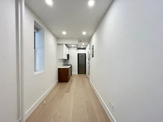 Rented by VRE | media 7