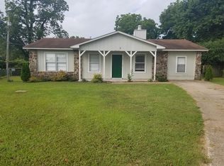 2 Georgeann Cir, Jacksonville, AR 72076