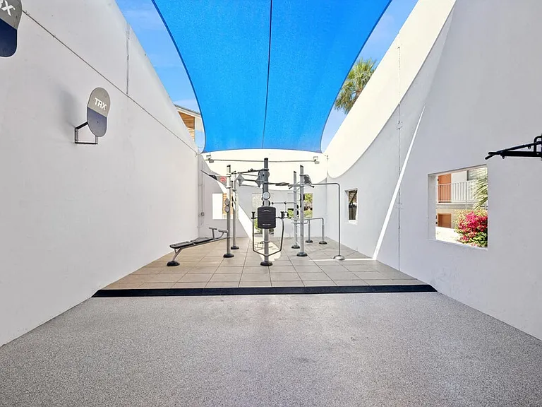District at Fiesta Park — Photo 16