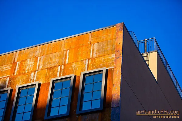 Rented by aptsandlofts.com | media 13