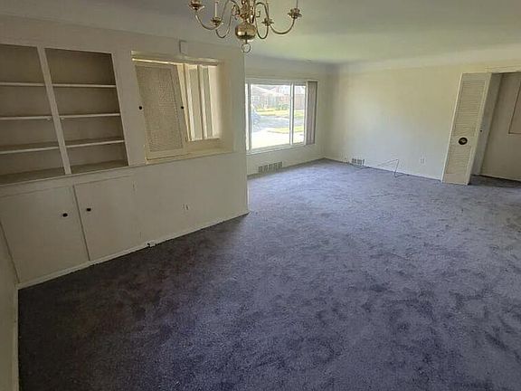 3rd image of 13350 Burton Ave