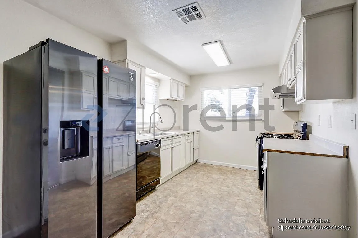 4 bed, 1152 sqft, $2,500 — Photo 3