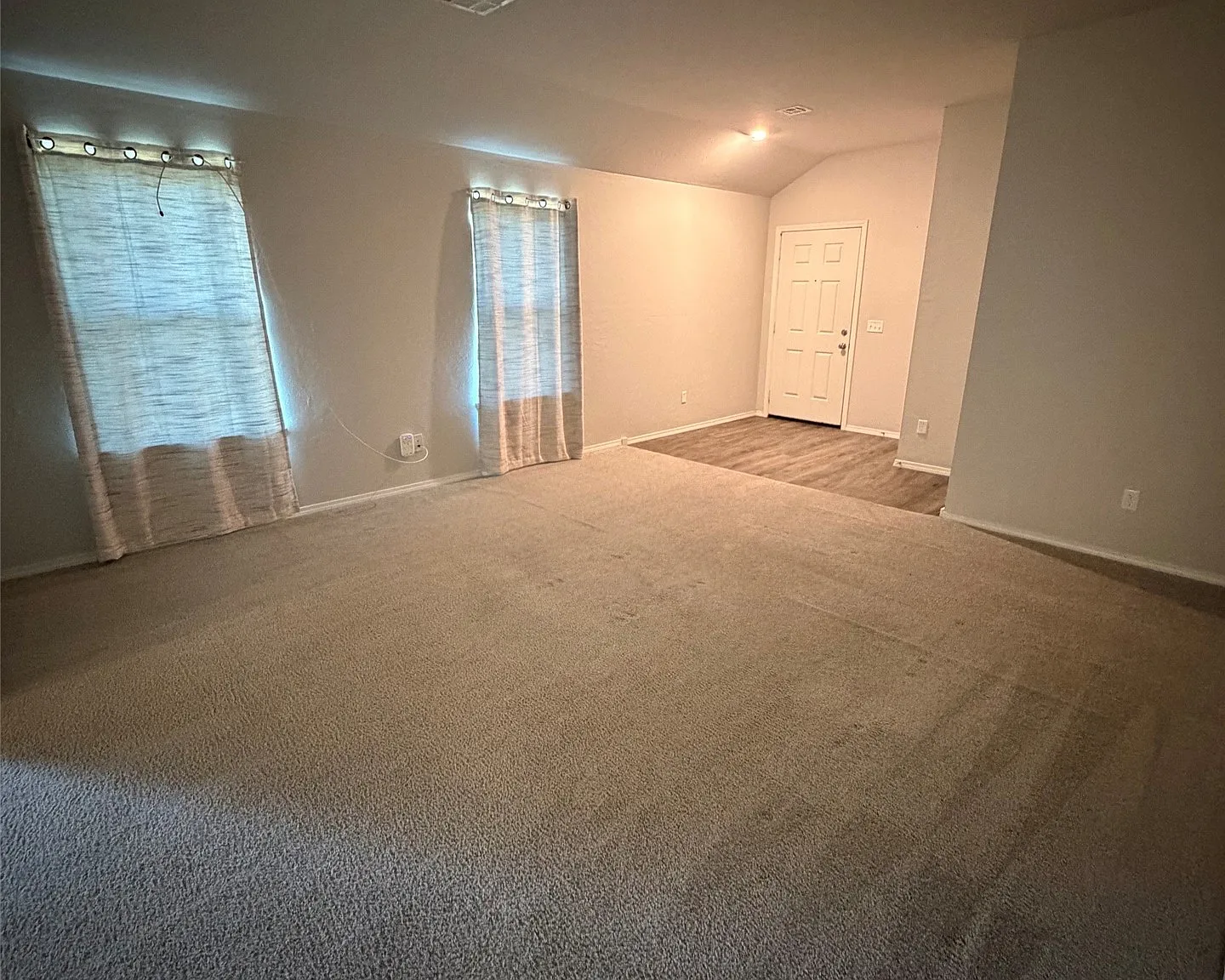 3 bed, 2.0 bath, 1340 sqft, $1,500 — Photo 3