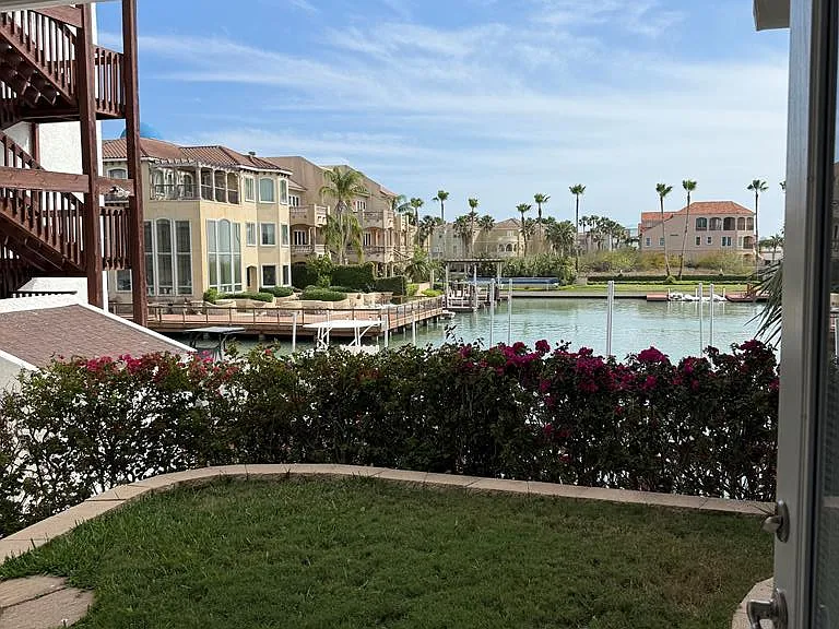 6201 Padre Blvd #102 — Photo 20