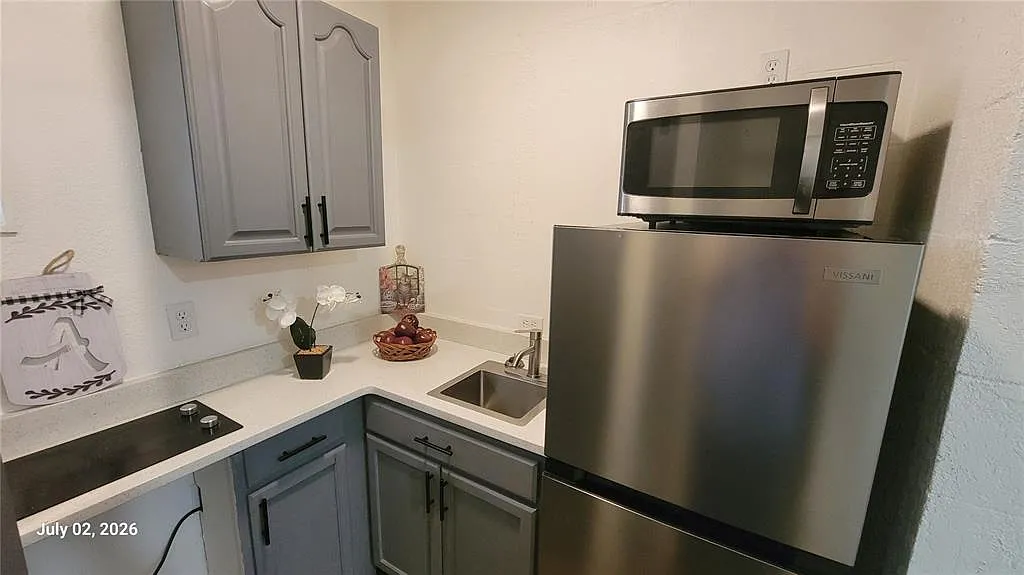 1 bed, 1.0 bath, 320 sqft, $1,099 — Photo 3