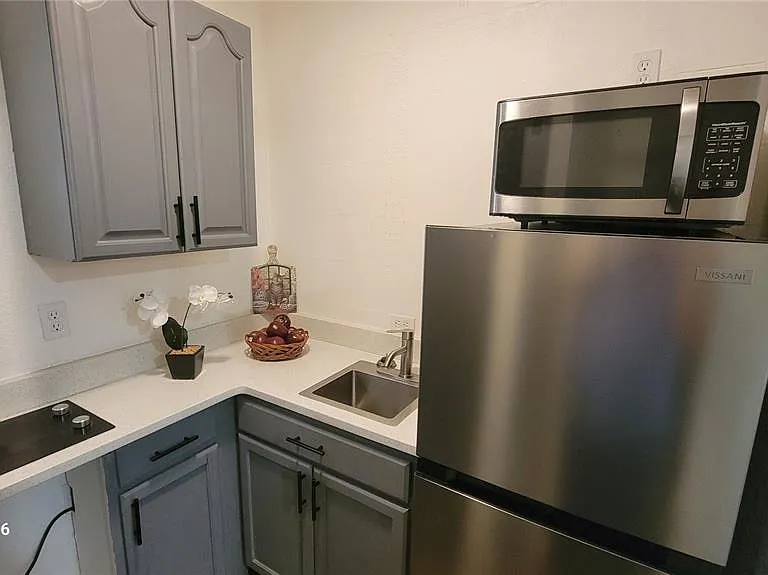 345 N Thompson Rd #B — Photo 3