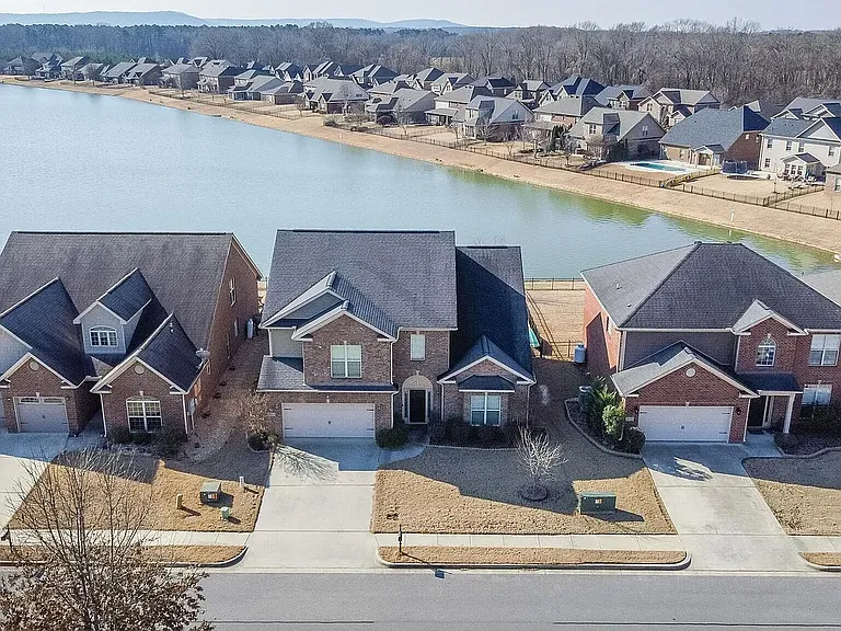 3019 Grand Lake Way SW — Photo 4