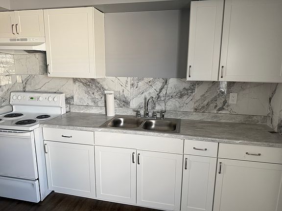 3rd image of 2925 Bridgewalk St
