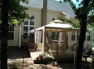 8 Hollingdale Ct, Simpsonville, SC 29681