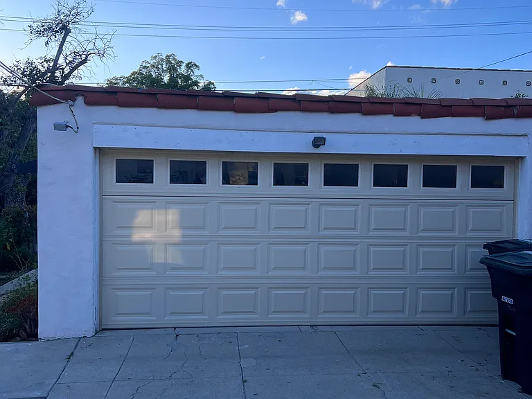 1327 Spazier Ave — Photo 19