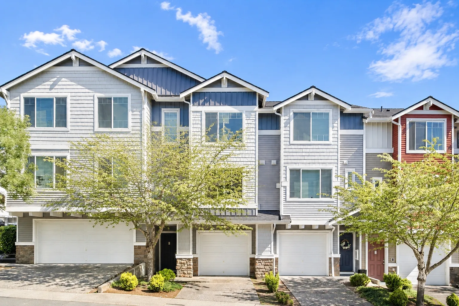 2 bed, 2.5 bath, 1321 sqft, $2,800 — Photo 1