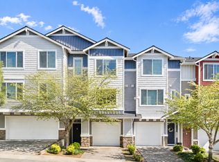 15720 Manor Way APT R2, Lynnwood, WA 98087