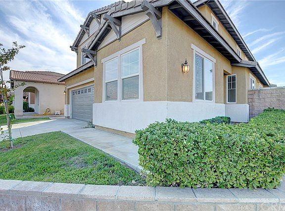 2nd image of 1203 Lavender Ln