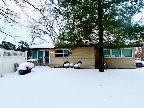 4801 Wil O Paw Dr, Coloma, MI 49038