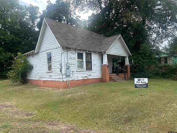 2nd image of 920 N Palace Ave